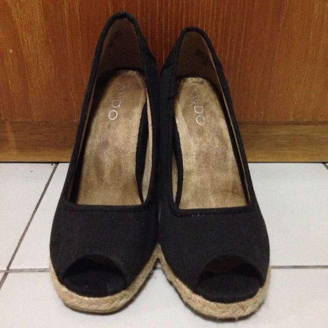 aldo nude wedges