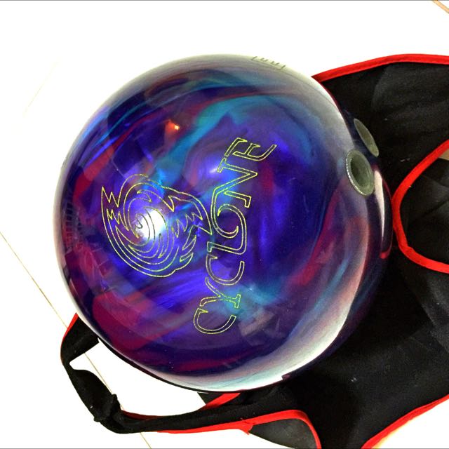 Ebonite Cyclone Bowling Ball, Sports Equipment, Sports & Games