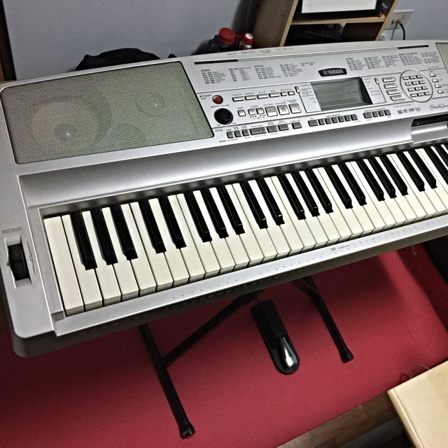 Yamaha Portable Grand DGX300, Hobbies & Toys, Music & Media, Musical