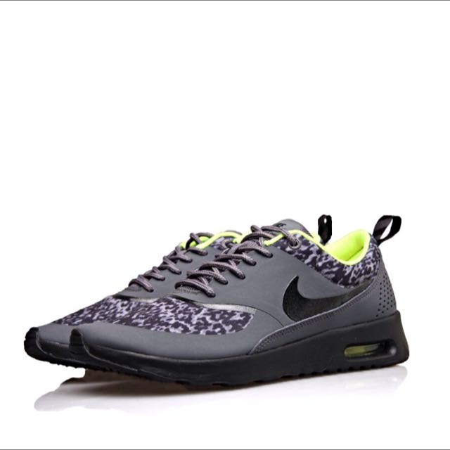 Nike air max thea jacquard hotsell in the dark