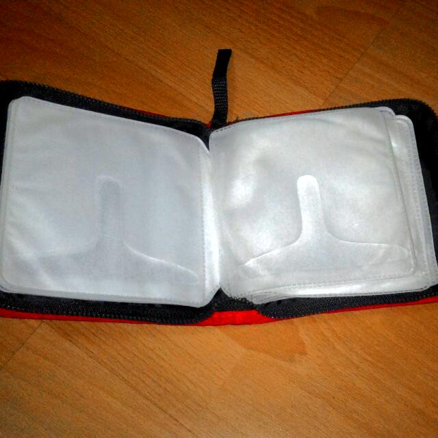 CD Holder (Category: Everything Else) located in Singapore. Submitted by cool_converter (Listing ID 12666261, Image 2). Description: .