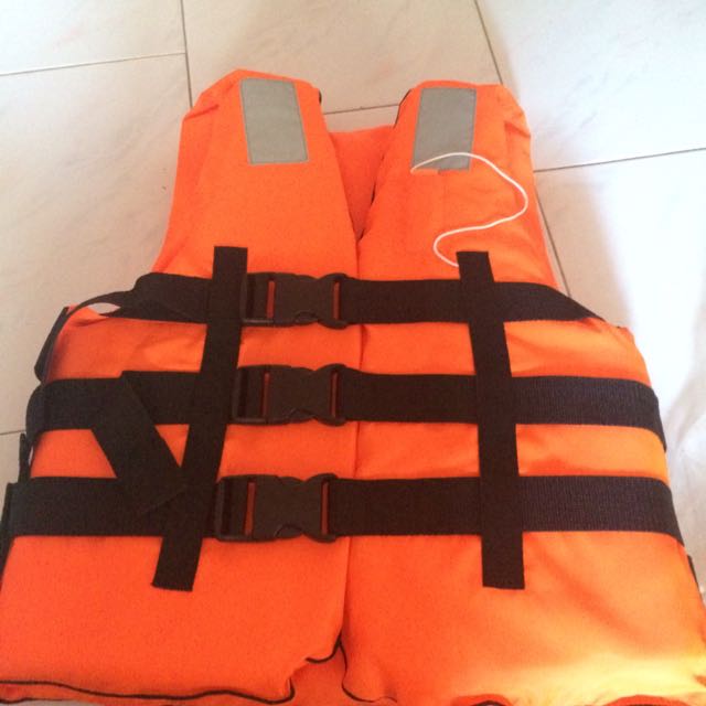 Personal Floating Device, Health & Nutrition, Massage Devices on Carousell