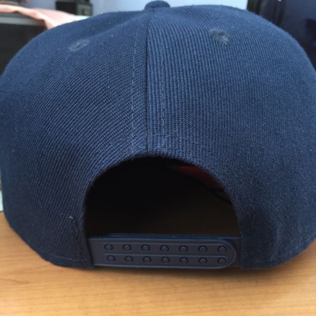 Snapback (Category: Caps & Hats) located in Singapore. Submitted by guyikdi (Listing ID 12687215, Image 2). Description: .