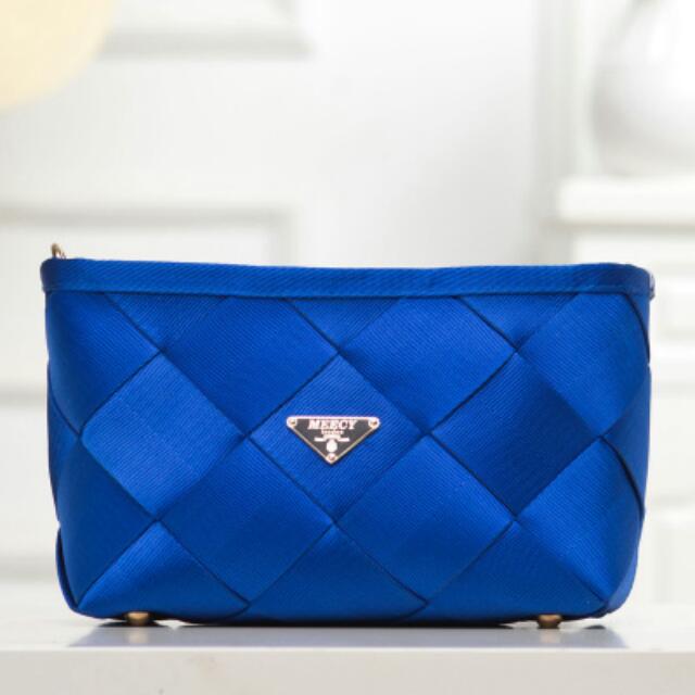 Woven Crossbody, Women's Fashion, Bags & Wallets, Crossbody Bags on