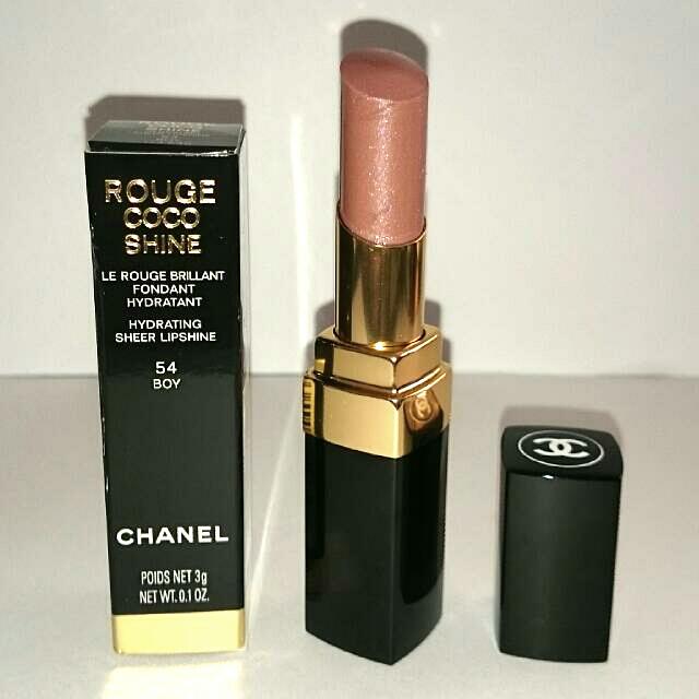lolas secret beauty blog Dupe Alert Chanel Rouge Coco Shine in Boy   Hourglass Femme Rouge Velvet Crème Lipstick in Edition
