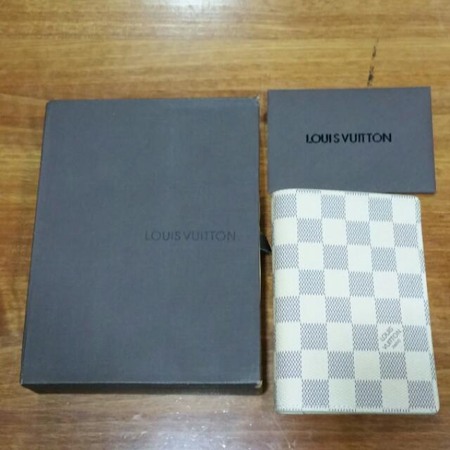 SOLD🤍 Authentic Louis Vuitton Damier Ebene Passport Holder, Luxury, Bags &  Wallets on Carousell