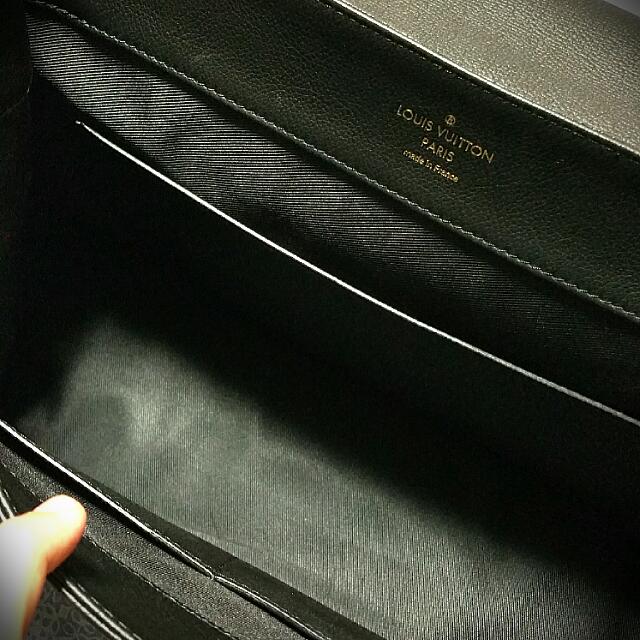 Louis Vuitton Lockme MM - Noir (Black) Color - Authentic LV - M41239