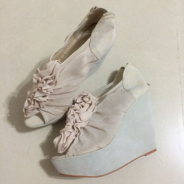 baby pink wedges