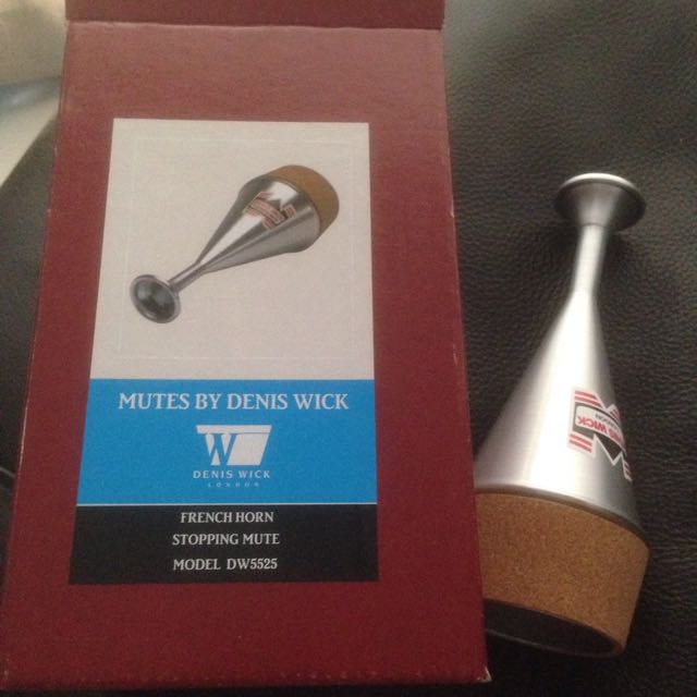 Denis Wick French Horn Stopping Mute, Hobbies & Toys, Music & Media