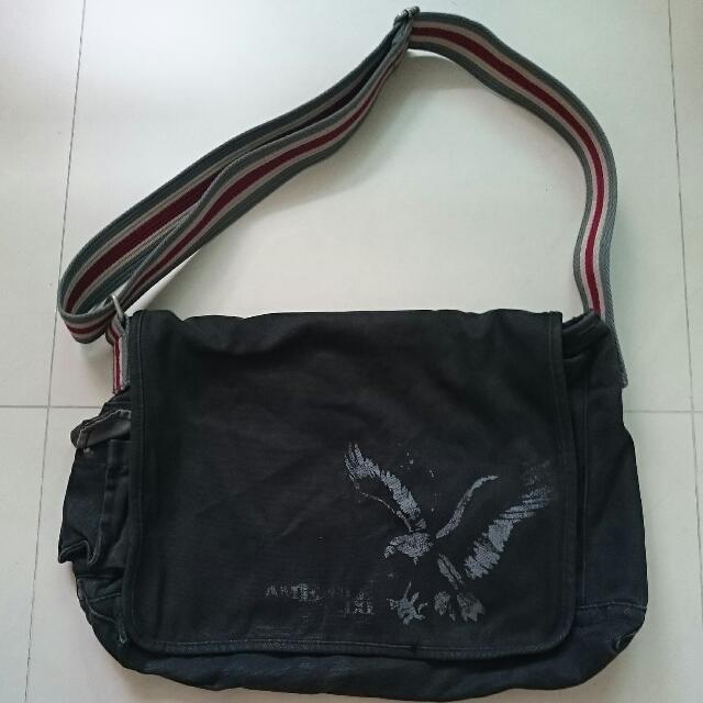 american eagle sling bag