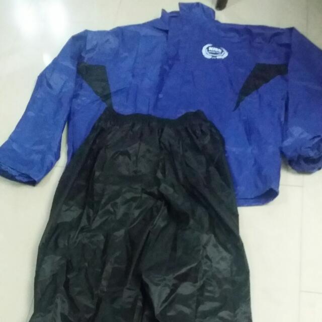 Raincoat For MOTORBIKERS Brand Name KISS Racing Team NEW Get