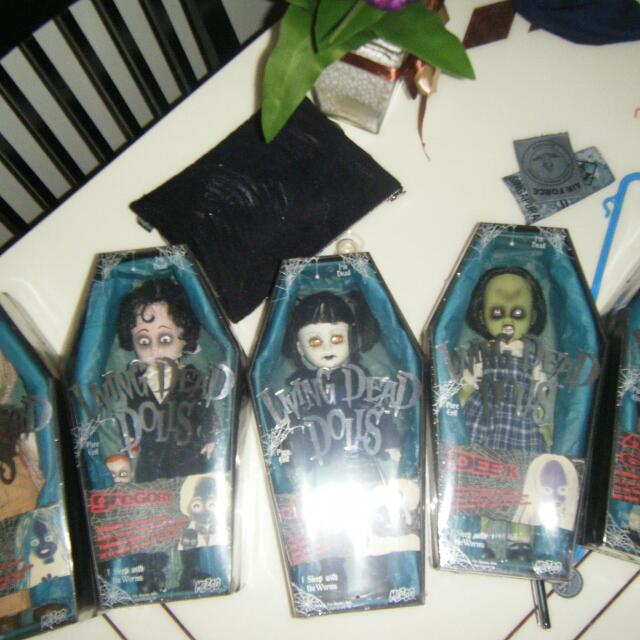 living dead dolls series 14