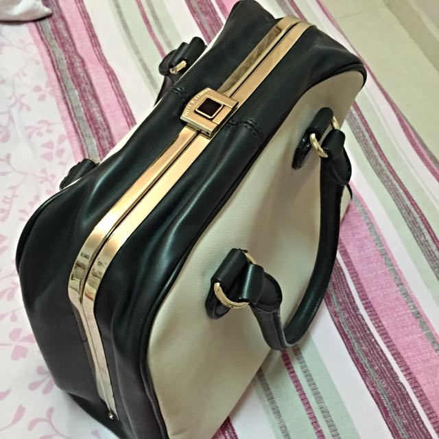Charles and keith doctors bag 2025