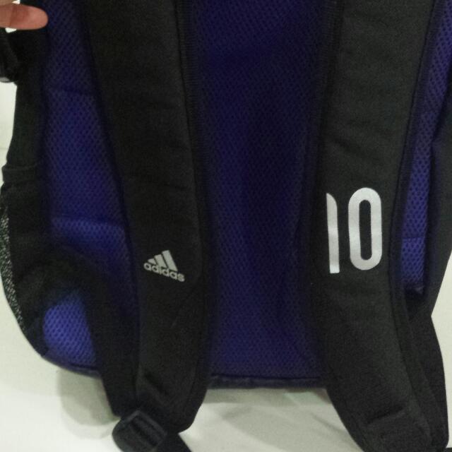 barcacentre on X: 📸  Messi's custom backpack that he brought on