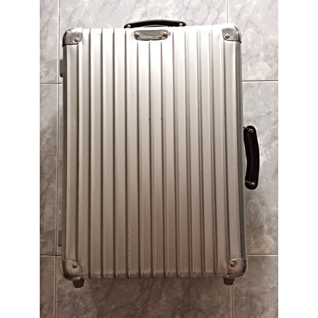 Rimowa Classic Flight (cabin size), Men's Fashion, Bags, Belt bags