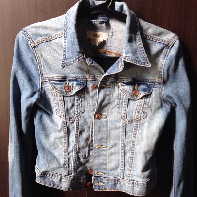 Reserved Pre H M Denim Jacket Size 34 Xs Women S Fashion On Carousell