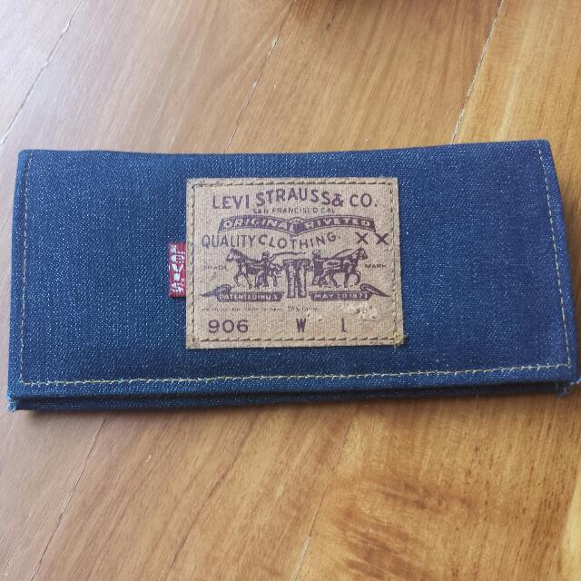 levis long wallet