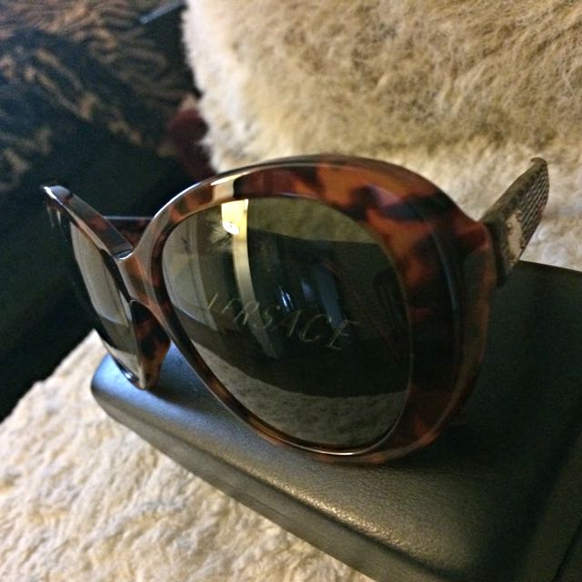 authentic-versace-sunglasses-luxury-on-carousell