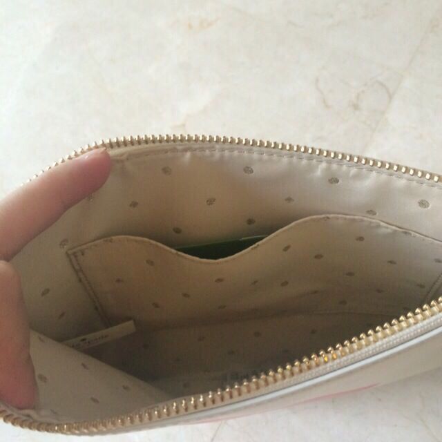 reserved) Kate Spade Ace Of Hearts Clutch, Luxury on Carousell