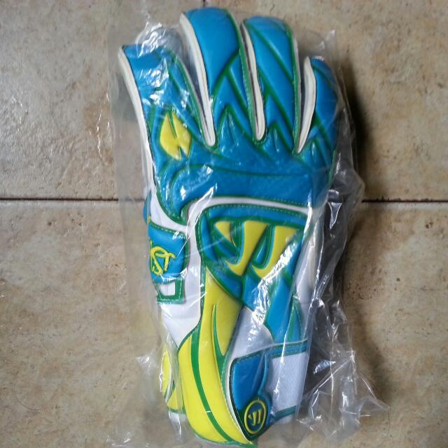 Warrior goalkeeper gloves hot sale
