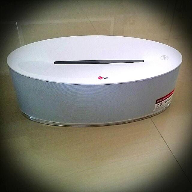 LG Wireless Speaker With Dual Dock, Mobile Phones & Gadgets, Mobile