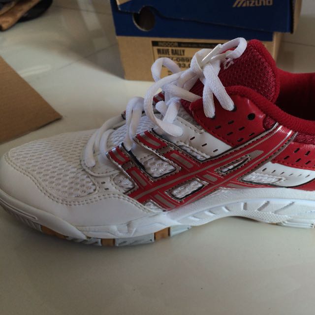 Asics gel on sale rocket netball