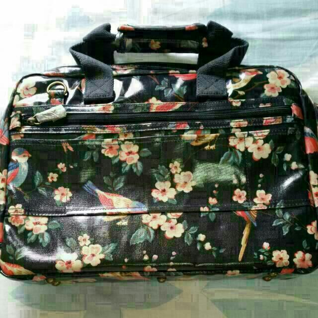Authentic Cath Kidston Laptop Case, Luxury, Bags & Wallets on Carousell