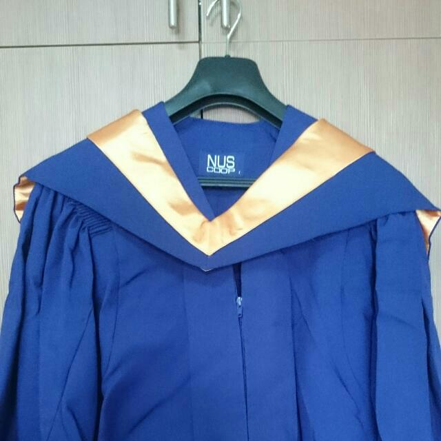 nus graduate gown