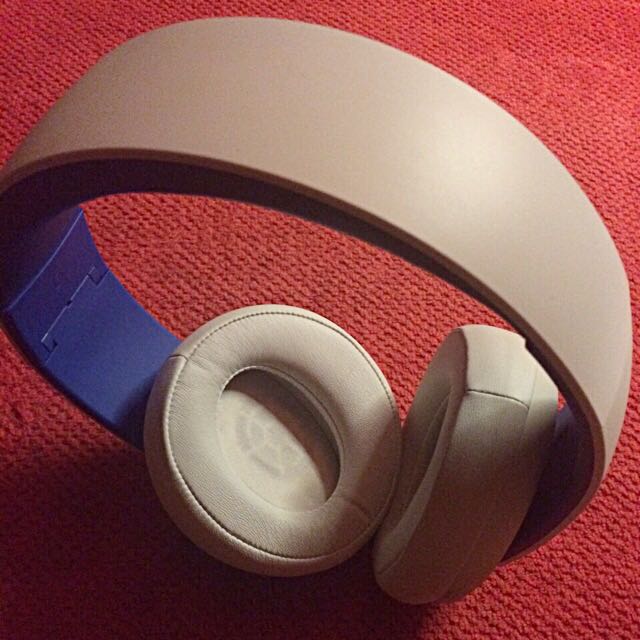 Sony Gold Wireless Headset, Computers & Tech, Parts & Accessories