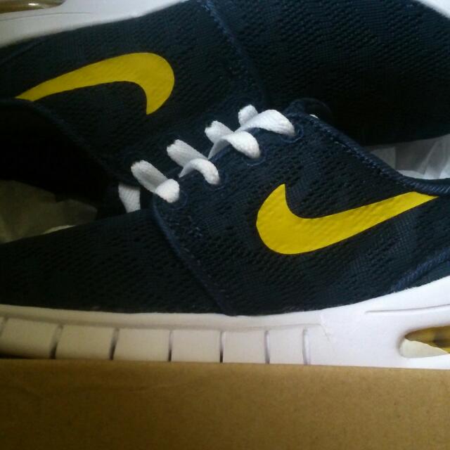 Stefan Janoski Max, Women's Fashion, Footwear, Sneakers on Carousell