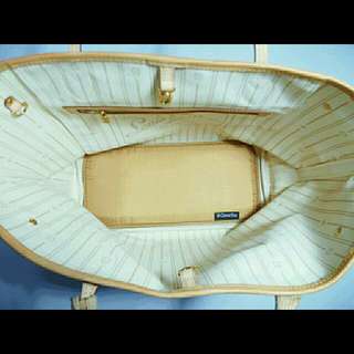 Base shaper helps to prevent your handbag from Sagging