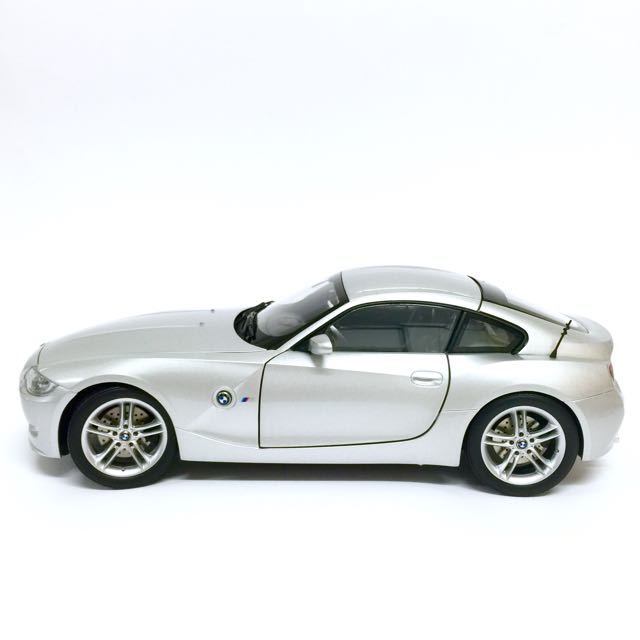 KYOSHO - BMW Z4M Z4 M Coupe silver 1:18 NEW, Hobbies & Toys, Toys