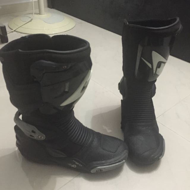 Spyke boots on sale