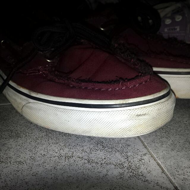 Maroon vans with black stripe sale