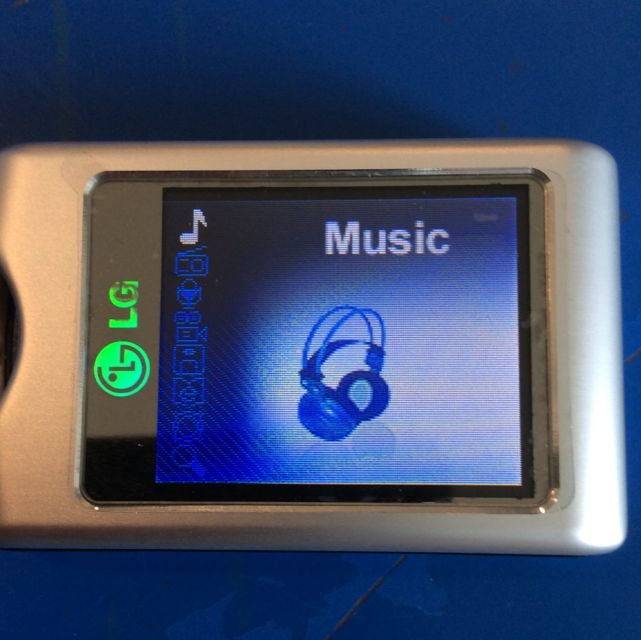 LG MP3 Player MF360, Computers & Tech, Parts & Accessories, Networking