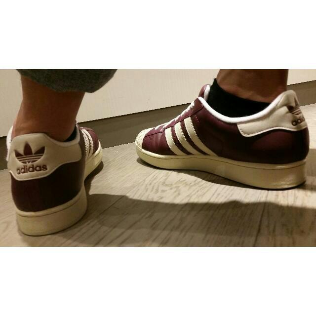 Maroon adidas top superstar 2