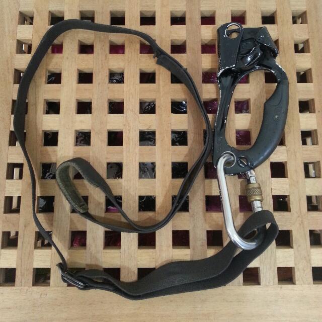 Petzl Hand Jammer With Foot Loop & Carabiner, Sports Equipment