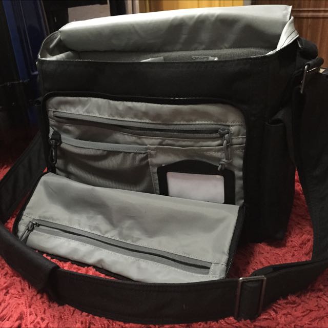 Lowepro Urban Reporter 250 Photography Photography Accessories Camera Bags Carriers on Carousell