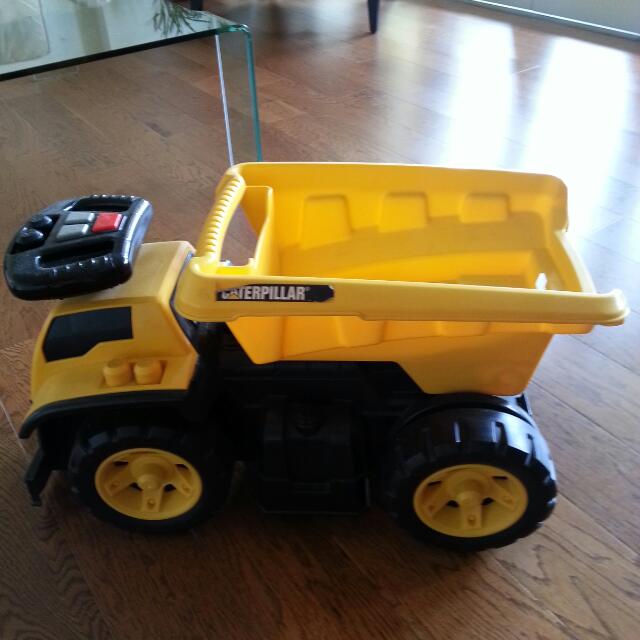 mega bloks ride on dump truck