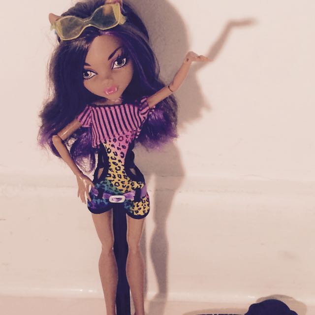 gloom beach clawdeen