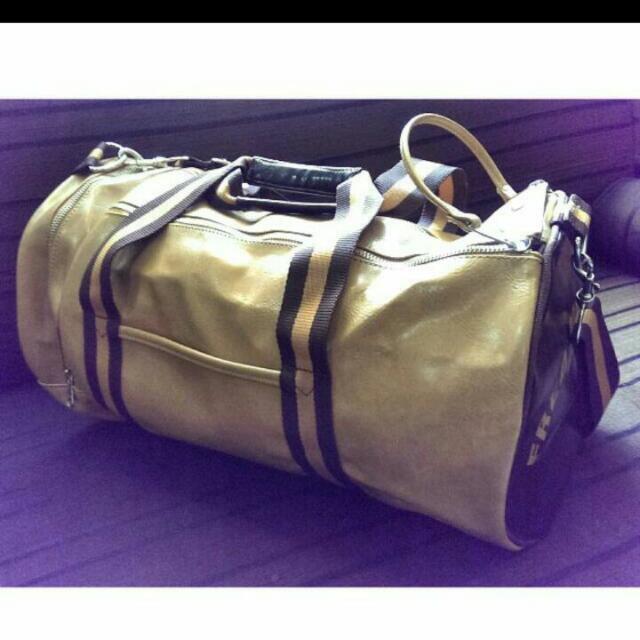 Fred Perry Duffle Bag, Men's Fashion, Bags, Sling Bags on Carousell