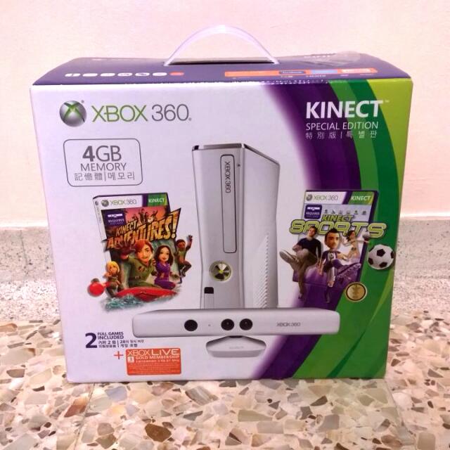 Xbox 360 4GB Kinect Holiday Bundle 