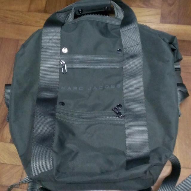 marc jacobs green backpack