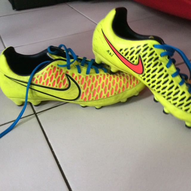 magista boot price