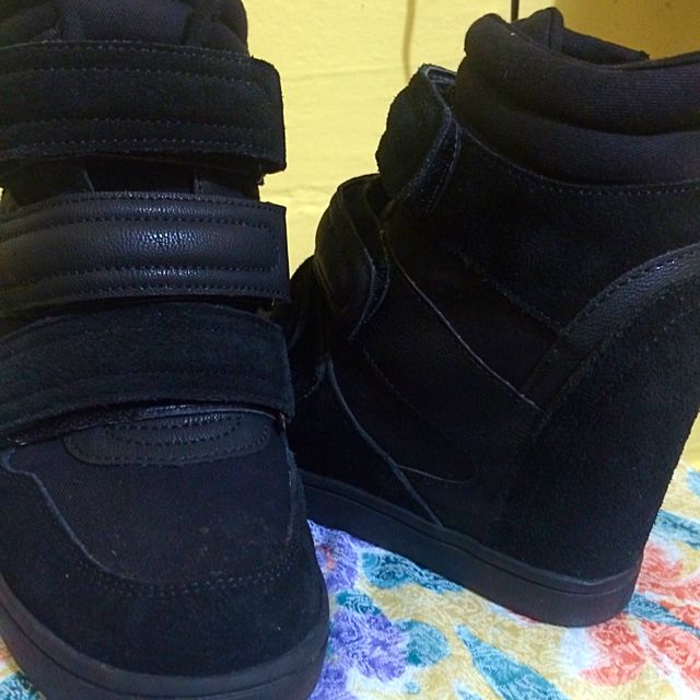 Aldo black on sale wedge sneakers