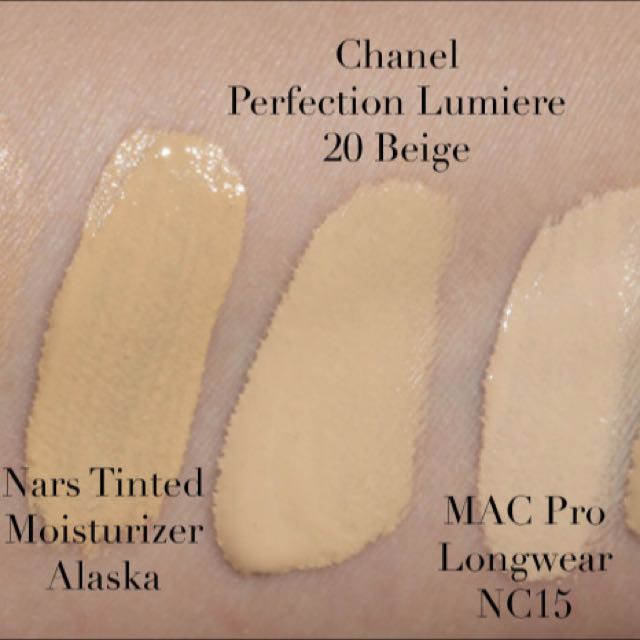 Chanel Perfection Lumiere Velvet Smooth-effect Makeup SPF15