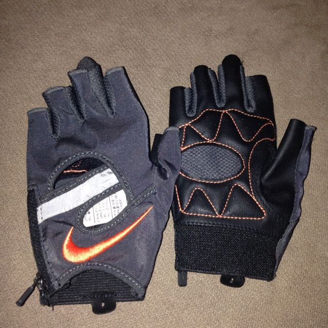 Nike on sale cycling gloves