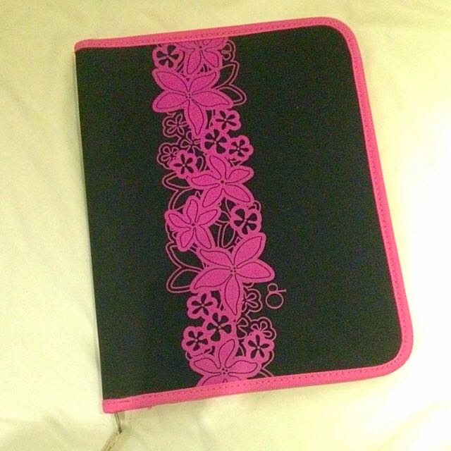 *PENDING* OP File Holder, Women's Fashion, Bags & Wallets, Wallets ...