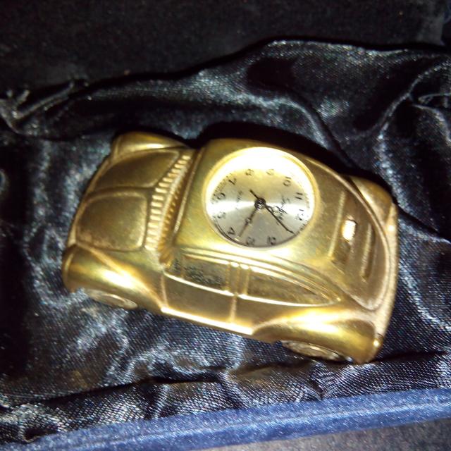 Soo Kee Jewellery 18k Gold Covered Volkswagon Clock, Women's