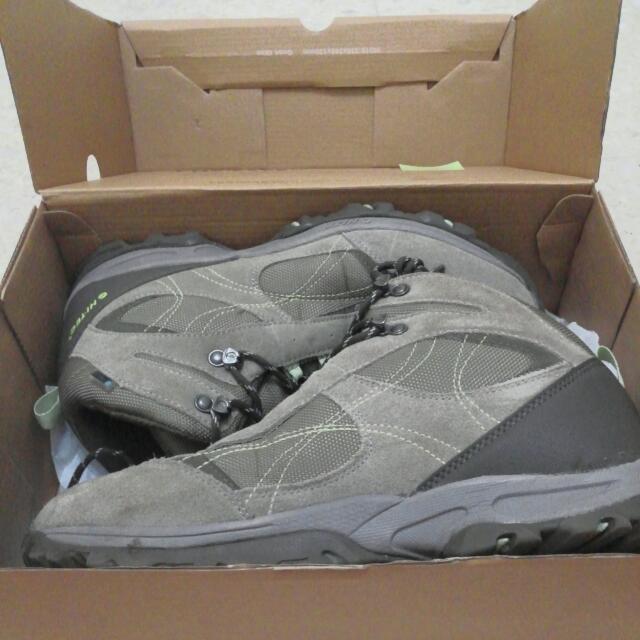 hi tec shoes price